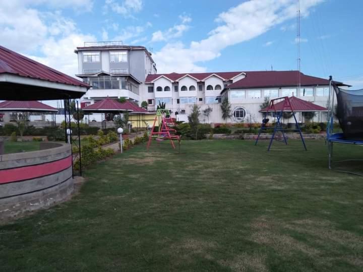 Newstead Hotel ไนวาชา ภายนอก รูปภาพ