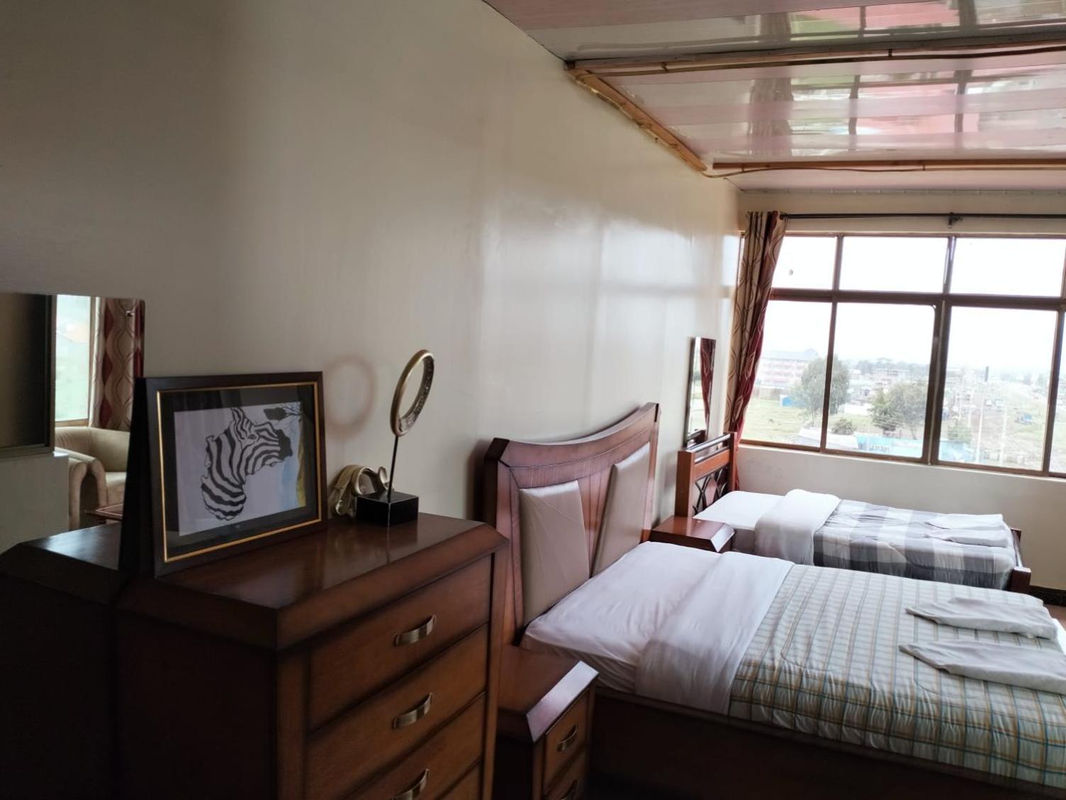 Newstead Hotel ไนวาชา ภายนอก รูปภาพ