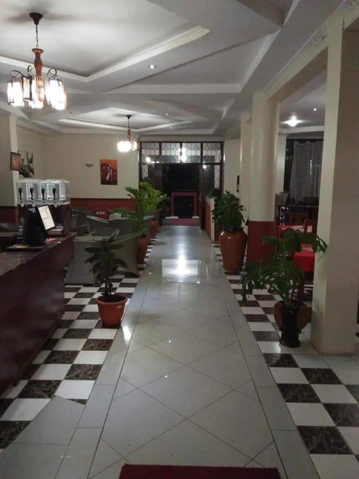 Newstead Hotel ไนวาชา ภายนอก รูปภาพ